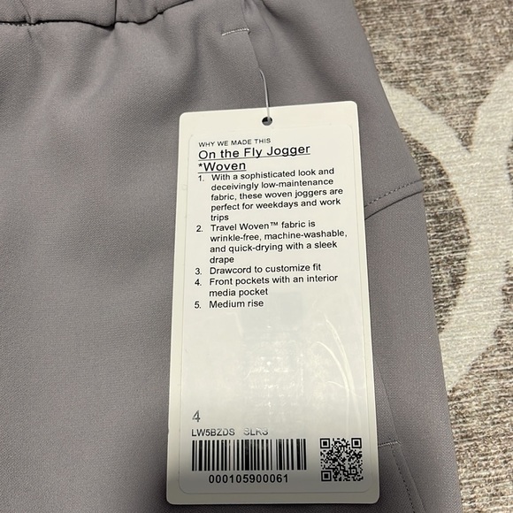 BNWT Lululemon on the fly jogger *woven - Picture 2 of 4